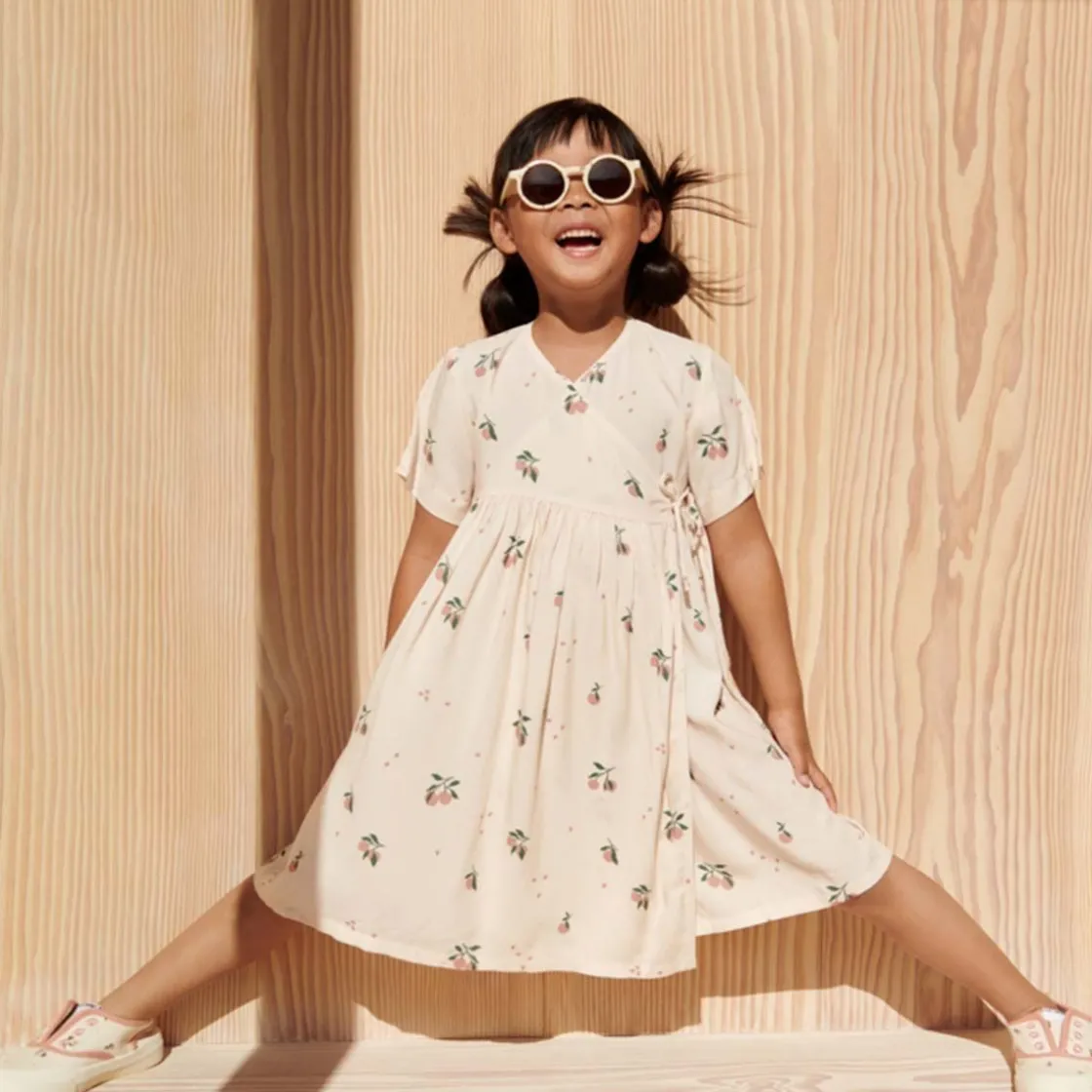 Hot Darla solbriller til baby og barn, Peach/Sea shell Solbriller